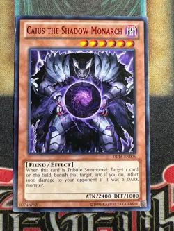 Yugioh Caius The Shadow Monarch DL15-EN006 Duelist League Rare Red LP - Image 1