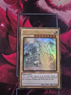 Yu-Gi-Oh! - Blue Eyes White Dragon - Ghost Rare - GLD5-EN001 - Image 1