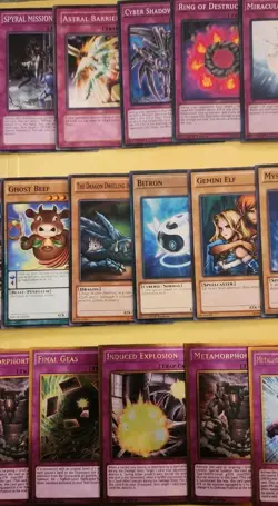 YU-GI-OH TRADING CARD LOT#4, 30 ASSORTED TRADING CARDS IN PERFECT CONDITION - Image 5