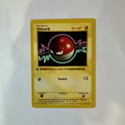 Pokemon Voltorb 67/102 1st Edition Shadowless Base Set Card - Image 1