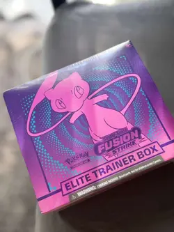 Mint!! Pokemon TCG: Sword & Shield Fusion Strike Elite Trainer Box 820650809330 - Image 1