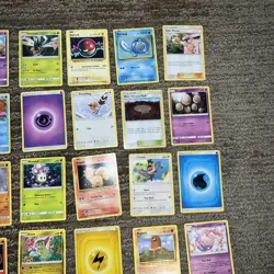60 Card Pokemon Vintage Bulk Lot - Image 3