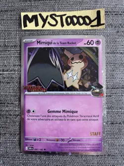 Carte Pokemon Mimiqui Team Rocket 087/182 STAFF Rivalites Destinees Francais - Image 1