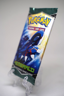 Pokemon TCG EX Emerald Booster Pack 2003 Factory Sealed Kyogre Artwork - Image 3