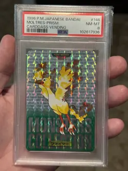 PSA 8 MOLTRES PRISM #146 POKEMON JPN BANDAI CARDDASS VENDING 1996 - Image 1