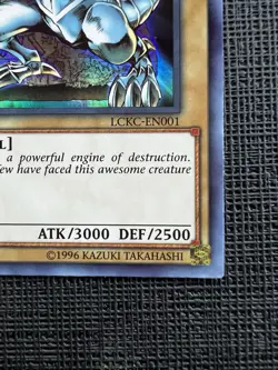 Blue-Eyes White Dragon LCKC-EN001 Ultra Rare 1st Edition Yugioh TCG Card NM - Image 4