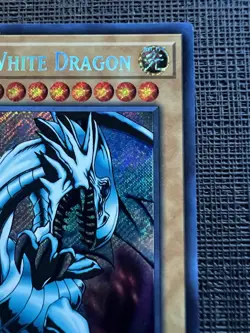 Blue-Eyes White Dragon CT14-EN002 Secret Rare Limited Edition Yugioh TCG Card NM - Image 3