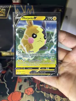 Morpeko v Shining Fates Holo Ultra Rare Pokemon TCG Card 037/072 - Image 1