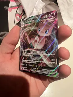Pokemon TCG Mew VMAX Fusion Strike 114/264 Holo Ultra Rare - Image 2