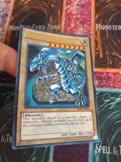 Yugioh Blue-Eyes White Dragon SDBE-EN001 Ultra Rare Unlimited Near Mint - Image 2