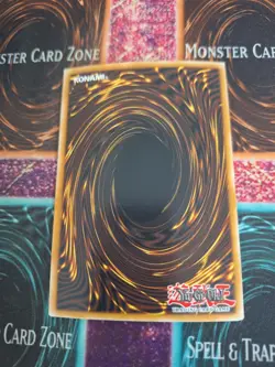 Yugioh Blue-Eyes White Dragon SDBE-EN001 Ultra Rare Unlimited Near Mint - Image 3