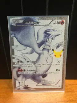 CARTA POKEMON RESHIRAM 113/114 HOLO GRAN FESTA CLASSICA 2021 NUOVA + BUSTINA - Image 1