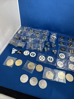 Pokemon TCG Silver & Gold Metal Dice Coins And Condition Markers Charizard Lot - Image 4