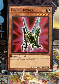 Yu-Gi-Oh! - Pinch Hopper - IOC-EN078 - 25th - Unl. Ed. - NM/M - Image 1