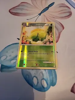 Skiploom 51/123 Reverse Holo Pokemon 2010 HeartGold & SoulSilver MP Scratched - Image 1