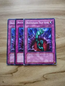 Yu-Gi-Oh! - Bottomless Trap Hole 3X - Full Playset - Image 1