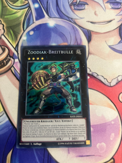 ZOODIAC BROADBULL GERMAN SECRET RARE RATE-EN051 DE051 NEAR MINT YUGIOH - Image 1