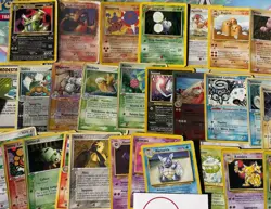 Lotto POKEMON 260+ Carte VINTAGE/Holo E Rare (Set Base/jungle/Charizard) Played - Image 5