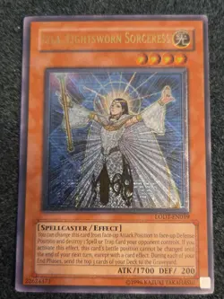 *Misprint* Lyla, Lightsworn Sorceress - LODT-EN019 - Ultimate Rare Crimped - Image 1