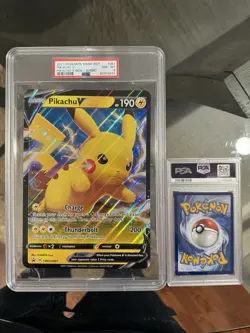 POKEMON OVERSIZED JUMBO PIKACHU V HOLO! SWSH061 PSA 8 🔥 - Image 1