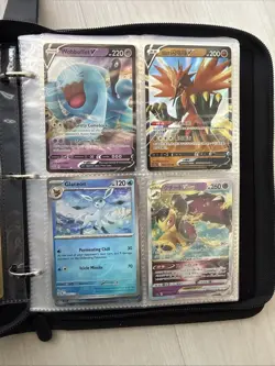 Pokemon Binder Collection 150 Cards + PSA 7 Omanyte 1996 - Image 3