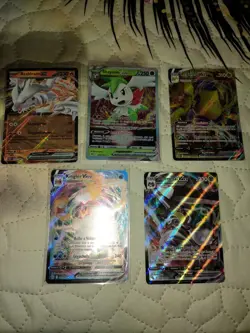Lotto Carte Pokemon + Omaggi misti ITA - Holo, Reverse Holo, Rare, Comuni e non - Image 1