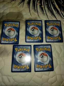 Lotto Carte Pokemon + Omaggi misti ITA - Holo, Reverse Holo, Rare, Comuni e non - Image 2