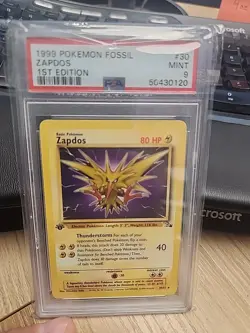 Pokemon TCG Zapdos Fossil 1st Edition Non-Holo Card 30/62 MP PSA MINT 9 - Image 1