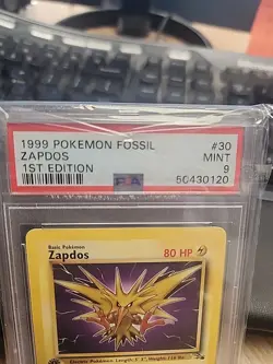 Pokemon TCG Zapdos Fossil 1st Edition Non-Holo Card 30/62 MP PSA MINT 9 - Image 2