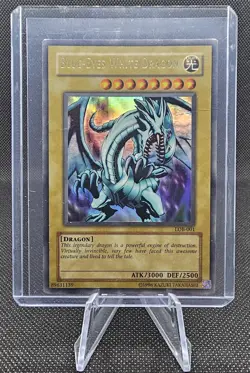 Yu-Gi-Oh! TCG Blue-Eyes White Dragon Legend LOB-001 POOR - Image 1