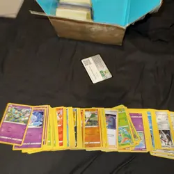 Pokemon And Scarlet & Violet 1000 Cards Bulk - Image 4