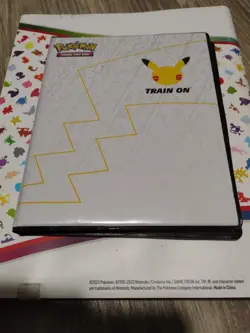 POKEMON TRADING CARD GAME PIKACHU TRAIN ON BINDER PORTFOLIO ALBUM - Image 1