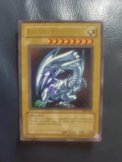 Yu-Gi-Oh! TCG Blue-Eyes White Dragon SDK-001 Unlimited Edition NM 🔥 - Image 1