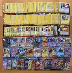 Vintage Pokemon Card Lot Holo Etc MP-Damaged Charizard Tag Team Espeon Fire 695+ - Image 1