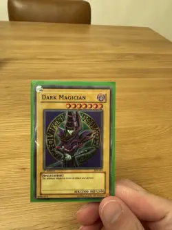 Yugioh Dark Magician LOB-005 The Legend of Blue Eyes White Dragon 1st Edition NM - Image 2