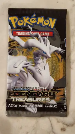 Pokemon Black & White Legendary Treasures Booster Pack NEW Reshiram Art Sealed - Image 1