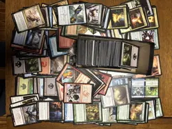 Box of Bulk Magic The Gathering Cards - 500+ Cards Bulk Lot - Image 1
