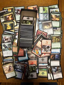 Box of Bulk Magic The Gathering Cards - 500+ Cards Bulk Lot - Image 2