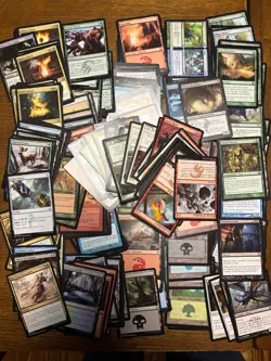 Box of Bulk Magic The Gathering Cards - 500+ Cards Bulk Lot - Image 4