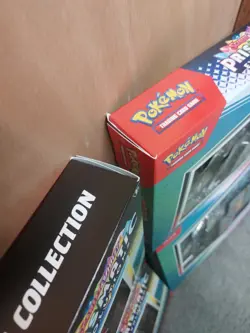 4x Prismatic Evolutions Premium Collection Lucario & Tyranitar - Pokemon TCG - Image 3