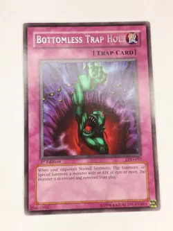 Yu-Gi-Oh! TCG Bottomless Trap Hole LOD-092 1st Edition Rare VLP - Image 1