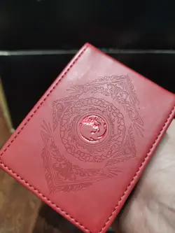 Mtg Ultra Pro Deck Box Leather Alcove Flip Magnetic Red Mana Symbol Foil Used - Image 2