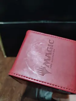 Mtg Ultra Pro Deck Box Leather Alcove Flip Magnetic Red Mana Symbol Foil Used - Image 3