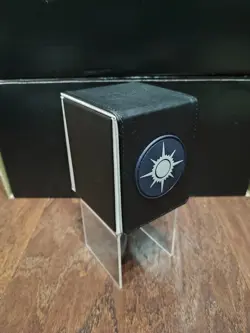 Mtg Ultra Pro Deck Box Leather Guild Orzhov Slightly Used Alcove Flip Magnetic - Image 1