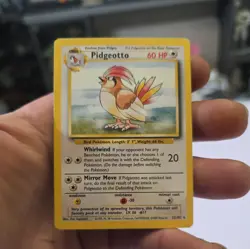 Pidgeotto 22/102 base set non Holo Rare Pokemon card - Image 1