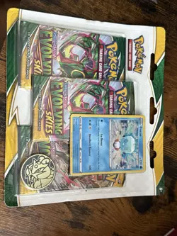 Pokemon Trading Card Game: Sword and Shield - Evolving Skies Three Booster Packs 820650808814 - Image 1