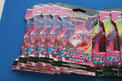 POKEMON SWORD & SHIELD FUSION STRIKE HANGER BOOSTER PACKS GENGAR/MEW 10 PACKS - Image 2