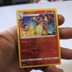 Charizard 025/185 Vivid Voltage Reverse Holo Rare Pokemon card MINT - Image 2