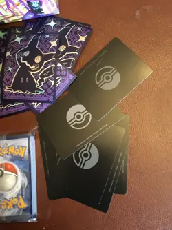 lot of 10 EMPTY Pokemon tins with Display & others Pokemon items - Image 4