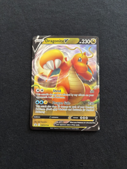 Dragonite V - SWSH154 - Black Star Promo - Sword & Shield Promo - Pokemon - NM - Image 1